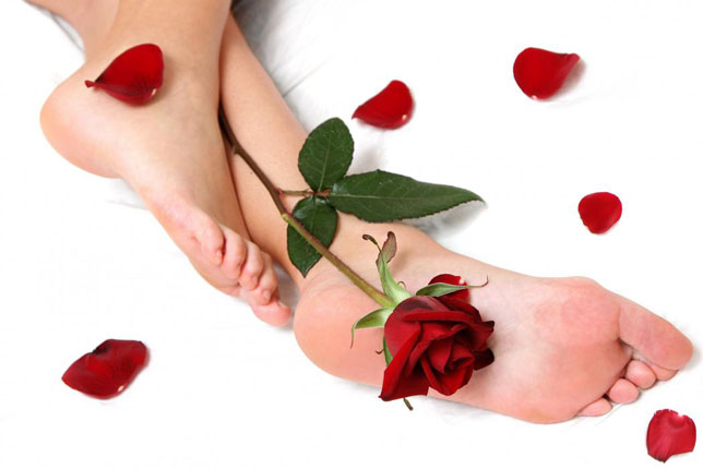 “Yêu” em, yêu cả… bàn chân
