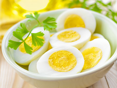 Trứng quen thuộc, nhưng mẹ đã biết cách cho bé ăn trứng tốt nhất chưa?
