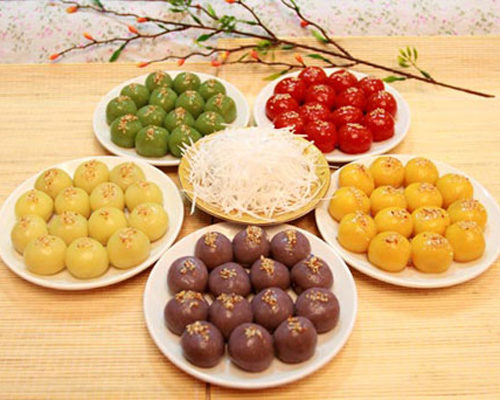 Cách làm bánh trôi ngũ sắc hấp dẫn, ngon miệng