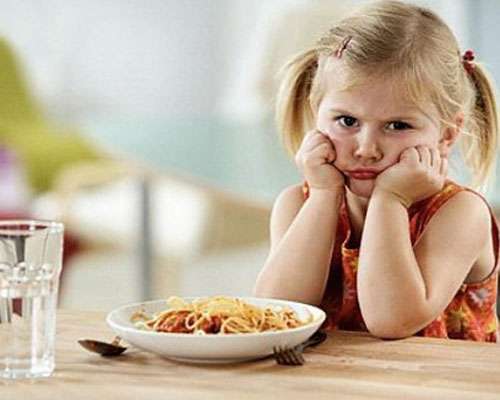 Các nguyên nhân khiến bé biếng ăn