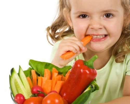 Cho bé ăn gì khi giao mùa?