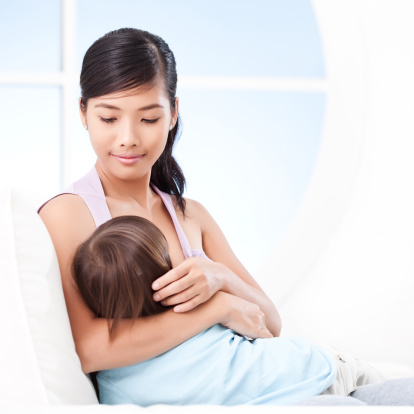 Sữa mẹ - Nguồn dinh dưỡng quý giá cho bé