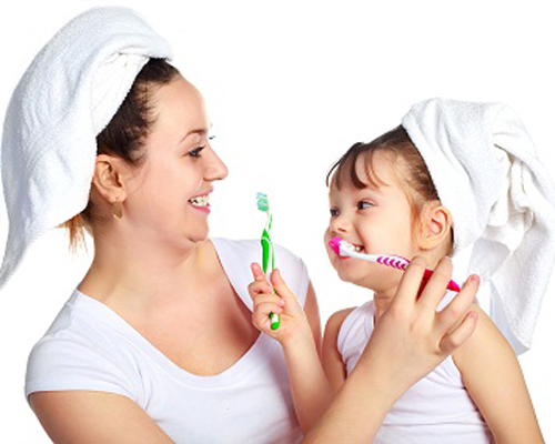 Khi nào bé cần chải răng?