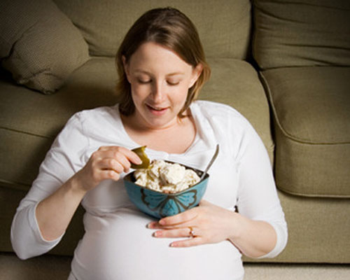 Bà bầu có nên ăn khuya?