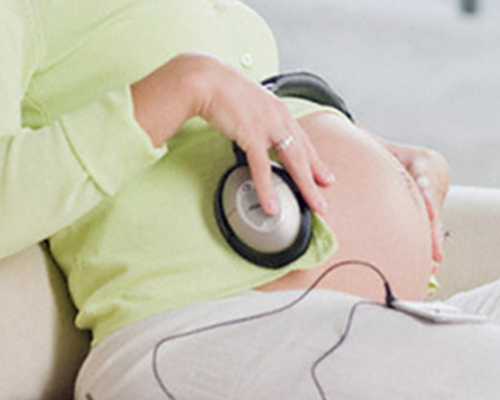 Bà bầu có nên nghe nhạc?