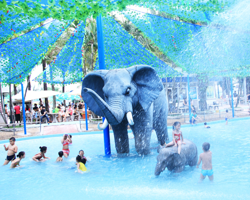 Vui Tết thiếu nhi ly kỳ hấp dẫn tại Công viên Hồ Tây, Hà Nội