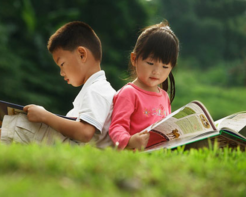 Giúp bé thích đọc sách để học tốt hơn