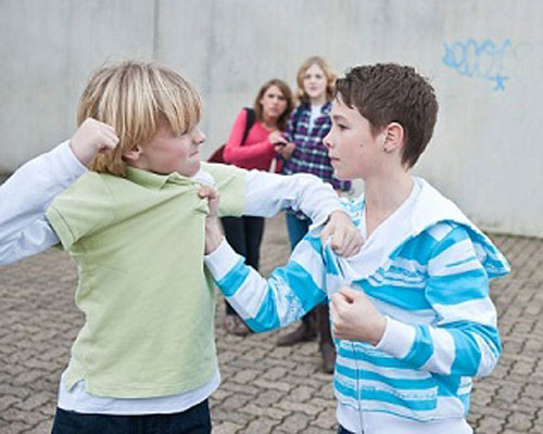 Giúp bé đối phó với kẻ bắt nạt